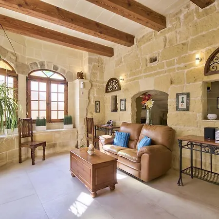 Penmon Farmhouse Villa Għarb