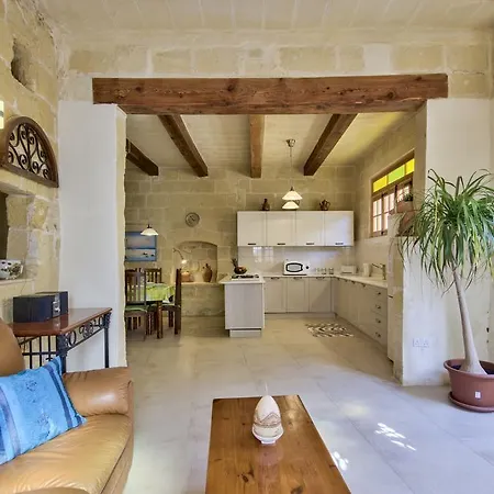 Penmon Farmhouse Għarb