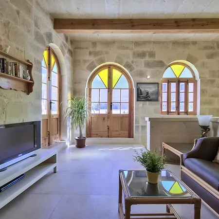 Penmon Farmhouse Għarb